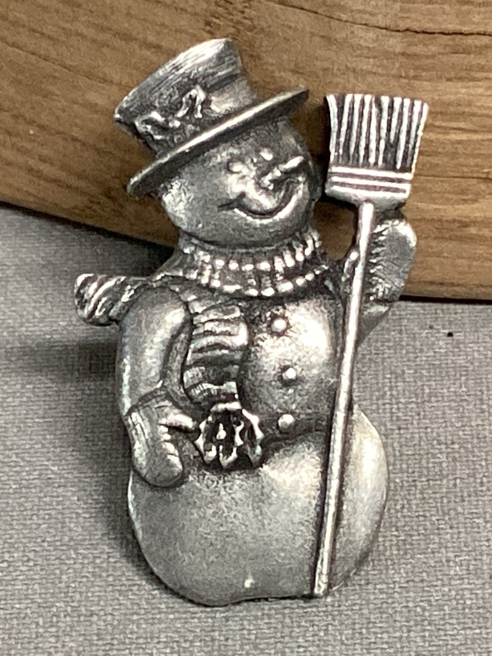 ⚫️ Vintage - 2000 Quick Cooking Snowman Pin / Brooch - Collectible - Pewter